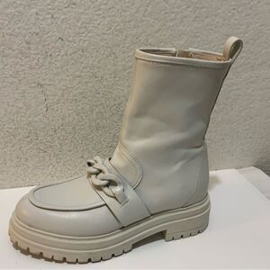NAPOLEONI Italy Made Lug Sole Leather Beige
Milk Chain Detail Boot
